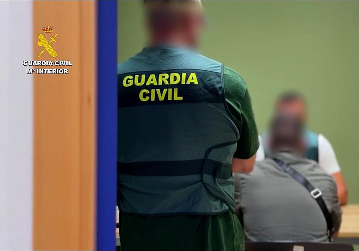 <p><strong>Desarticulada una mafia en Finestrat: Detenidos por torturar y extorsionar a un hombre para robarle 20.000 euros en efectivo y criptomonedas</strong></p>