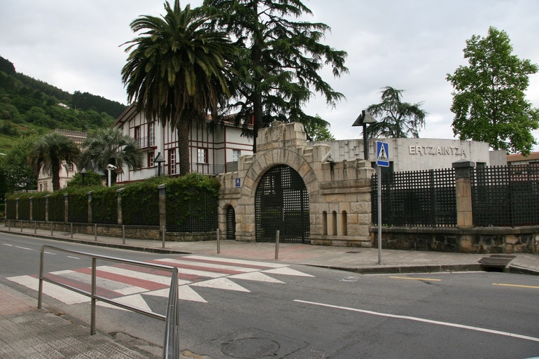 Dos detenidos y dos investigados en Gernika por el robo y la quema de cableado de cobre
