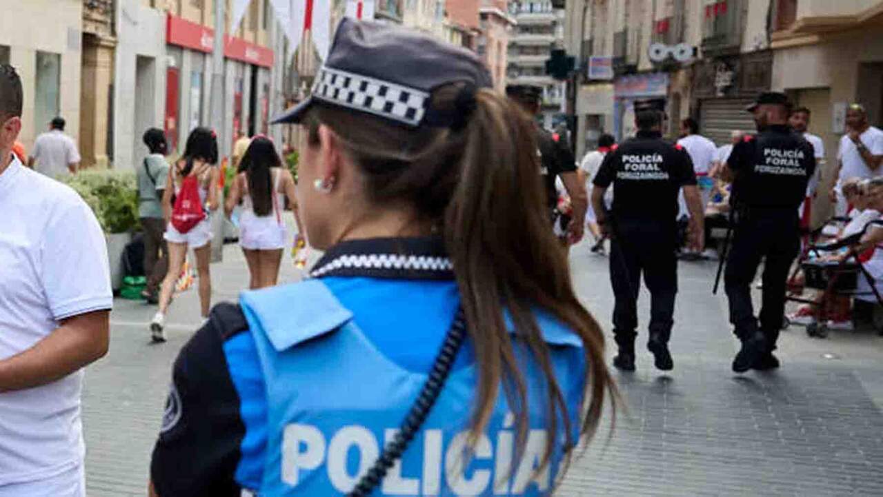 Una menor pide auxilio a la policía en Tudela tras ser agredida por su ex pareja dentro de un coche