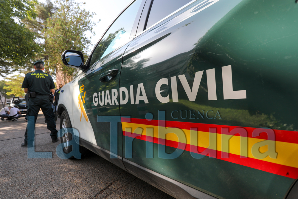Detienen a dos personas con más de 280.000 euros ocultos