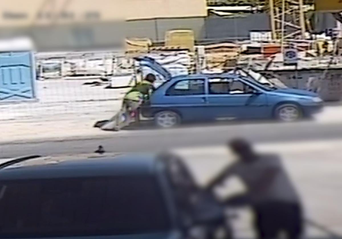 ROBO OBRAS SAN VICENTE | Detenido por colarse en varias obras de San Vicente para robar material de construcción: así lo captaron las cámaras