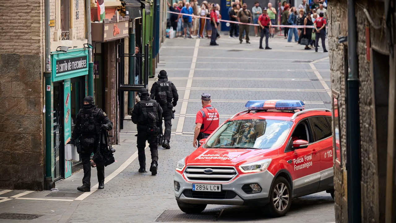 Se entrega el hombre buscado tras el atrincheramiento que movilizó a la Policía Foral en Pamplona