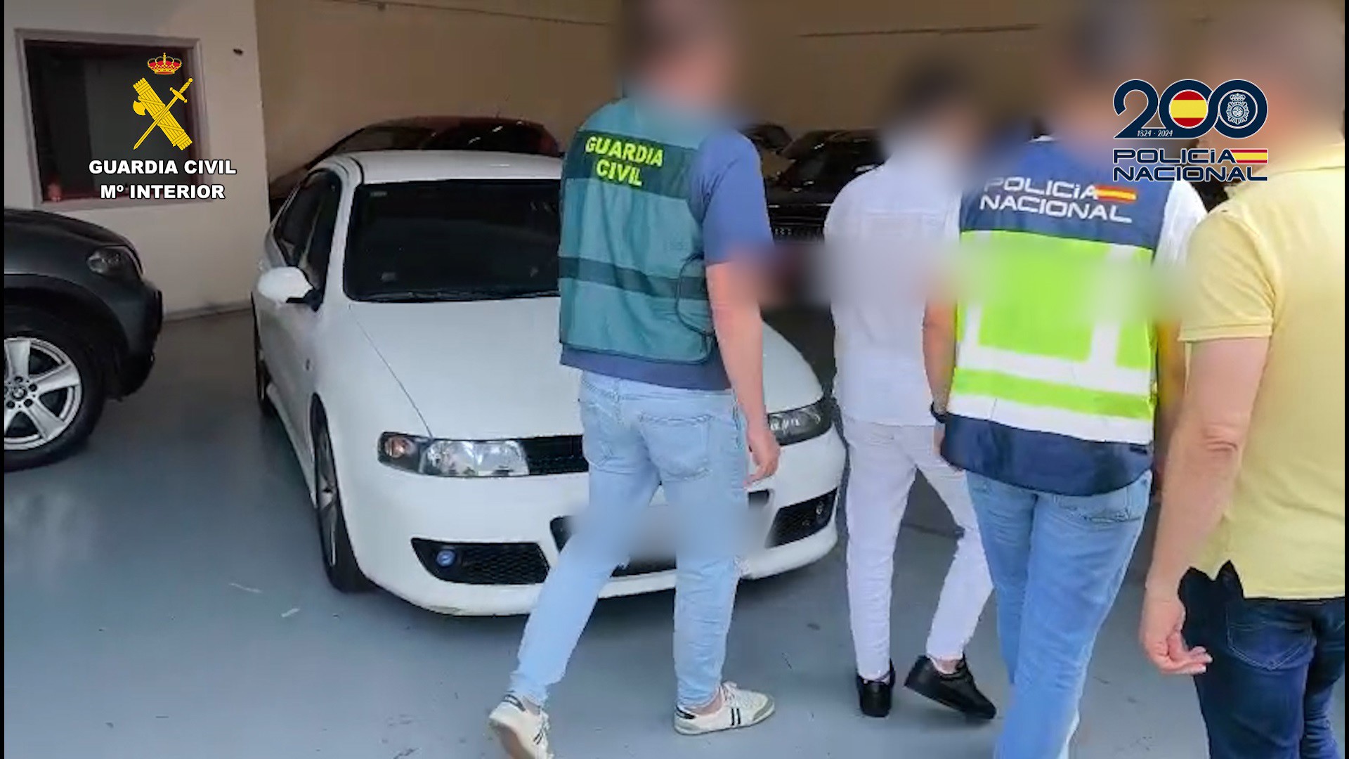 Detenido un hombre por apuñalar a otro cliente en un bar de Lugo; la víctima evoluciona favorablemente tras ser hospitalizada.