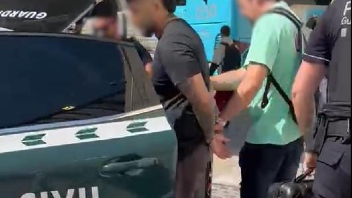 Detienen a dos personas por retener y torturar a un hombre para robarle 20.000 euros en oro y dinero