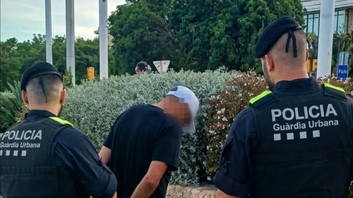 La Guàrdia Urbana de Tarragona detiene a un ladrón que había robado un móvil en L'Arrabassada