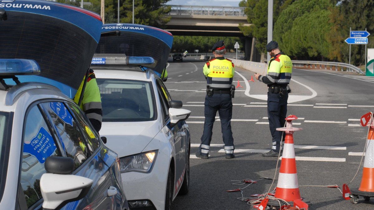 Cazado un menor de edad al volante de un coche por la AP-7 en Tarragona