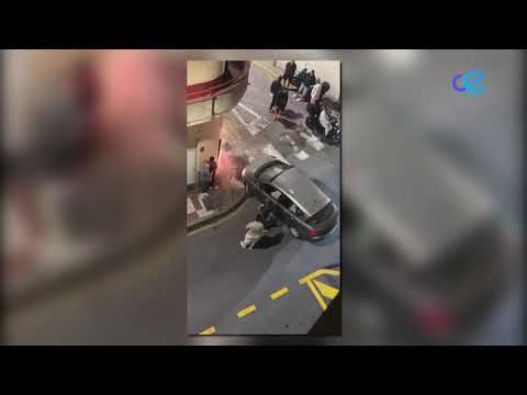 Dos individuos arrestados por amenazar con armas de fuego en plena vía pública