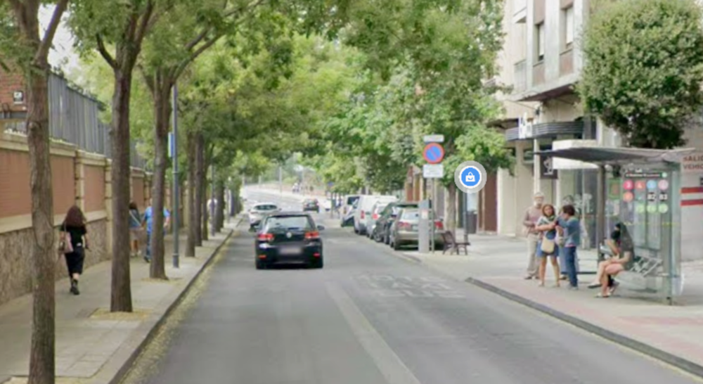Atacan con gas pimienta a seis personas que esperaban el bus