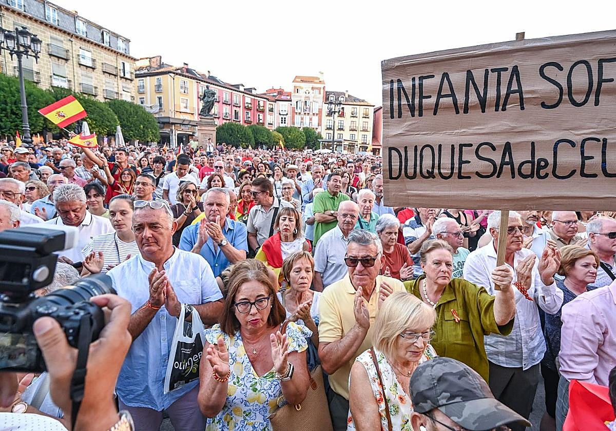 Enfrentamiento entre grupos de izquierda y derecha en apoyo a Ceuta en Burgos: la crispación se refleja en las calles