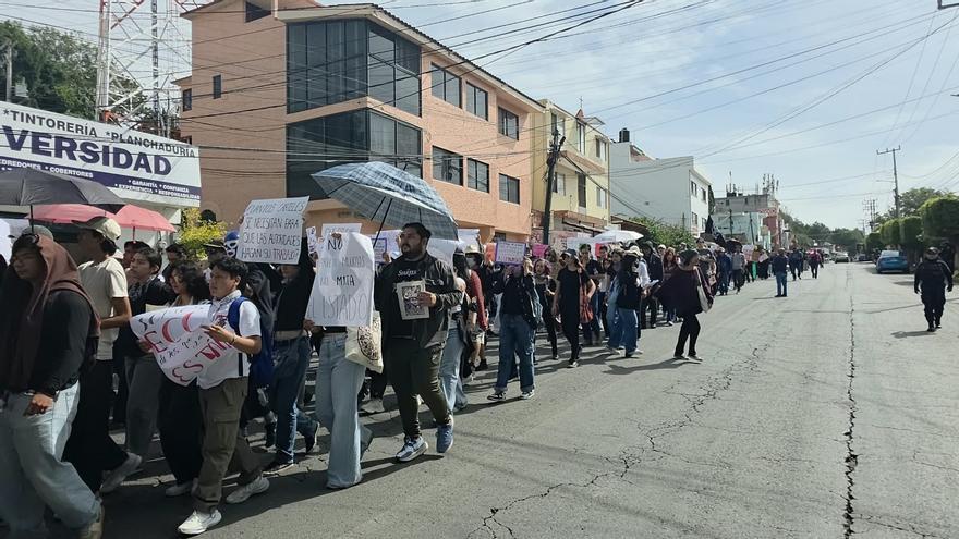 Cientos de estudiantes de la Universidad de Morelos marchan pidiendo justicia para Claudia Tacoronte