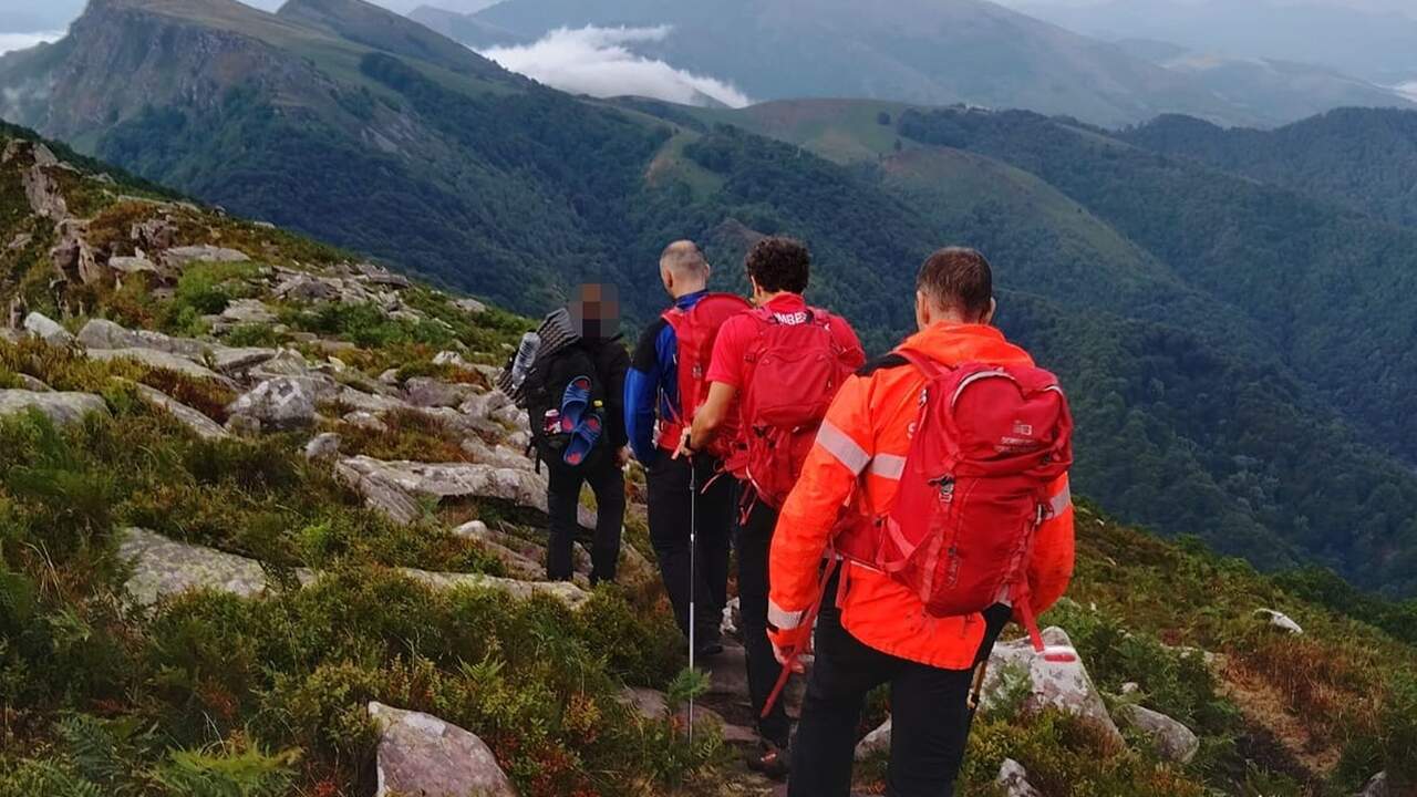 Rescatan a dos jóvenes franceses tras perderse durante casi cinco horas en el monte Iparla, en Baztán