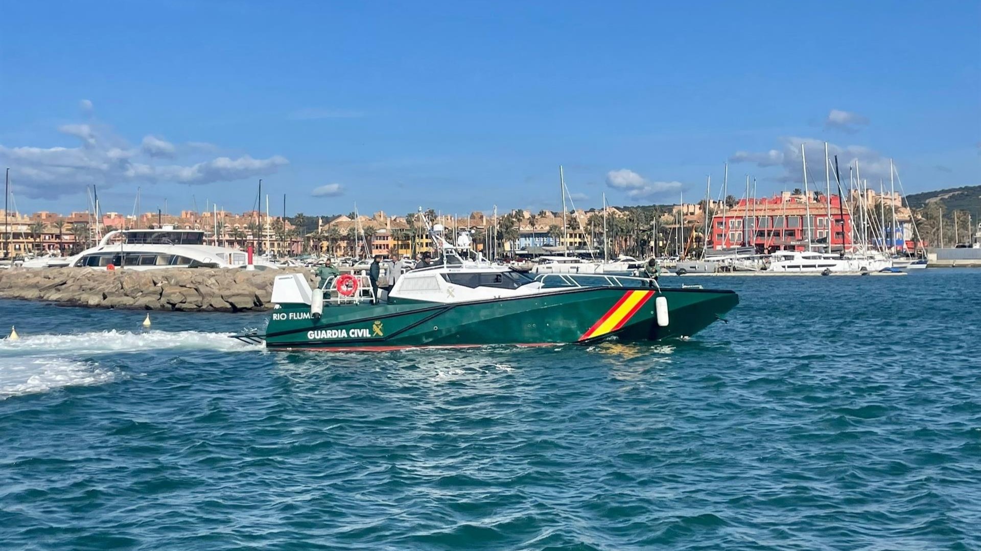 Interceptada una embarcación con cinco inmigrantes frente a Escombreras