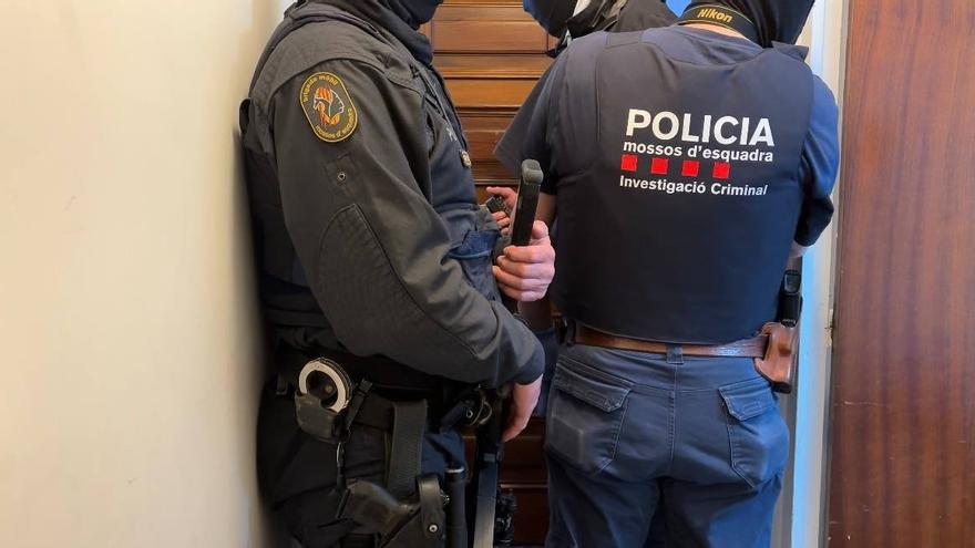 Investigan el presunto secuestro de un hombre en Barcelona herido por arma de fuego