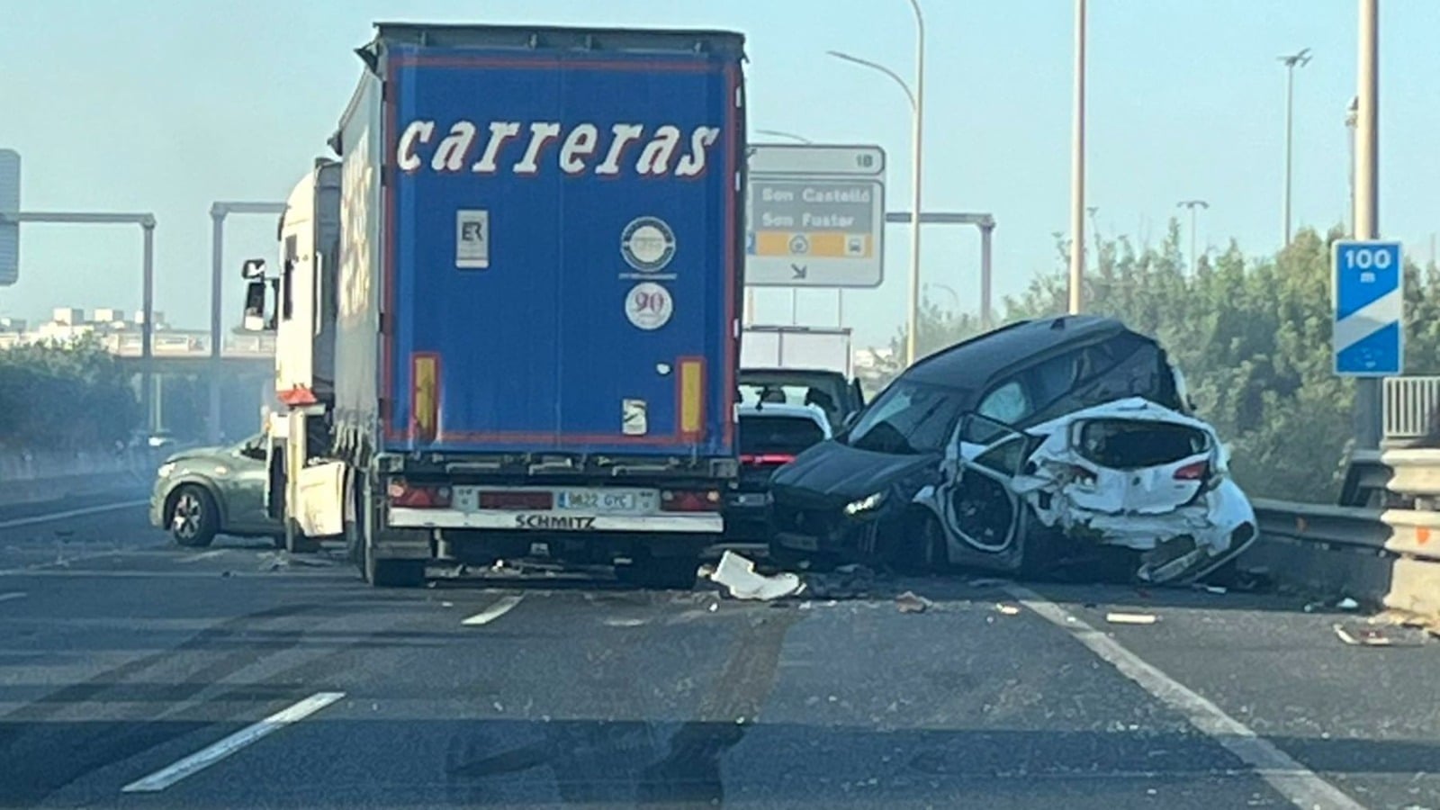 Grave accidente en Mallorca deja 16 heridos, incluida una mujer embarazada, tras colisión de camión en autopista de Inca