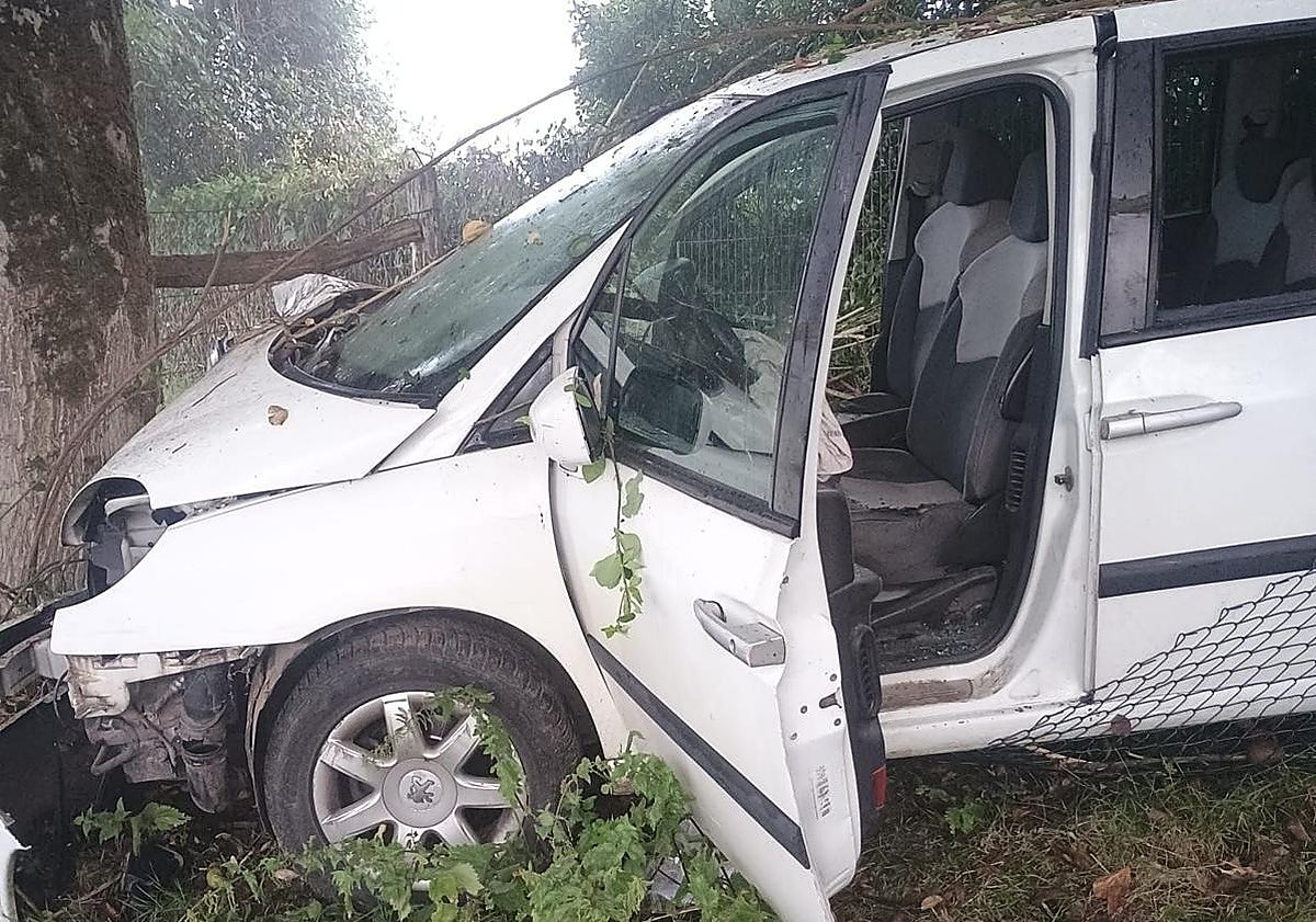 <p><strong>Grave accidente en la N-634: un conductor de 51 años herido tras salirse de la vía en Nava</strong></p>