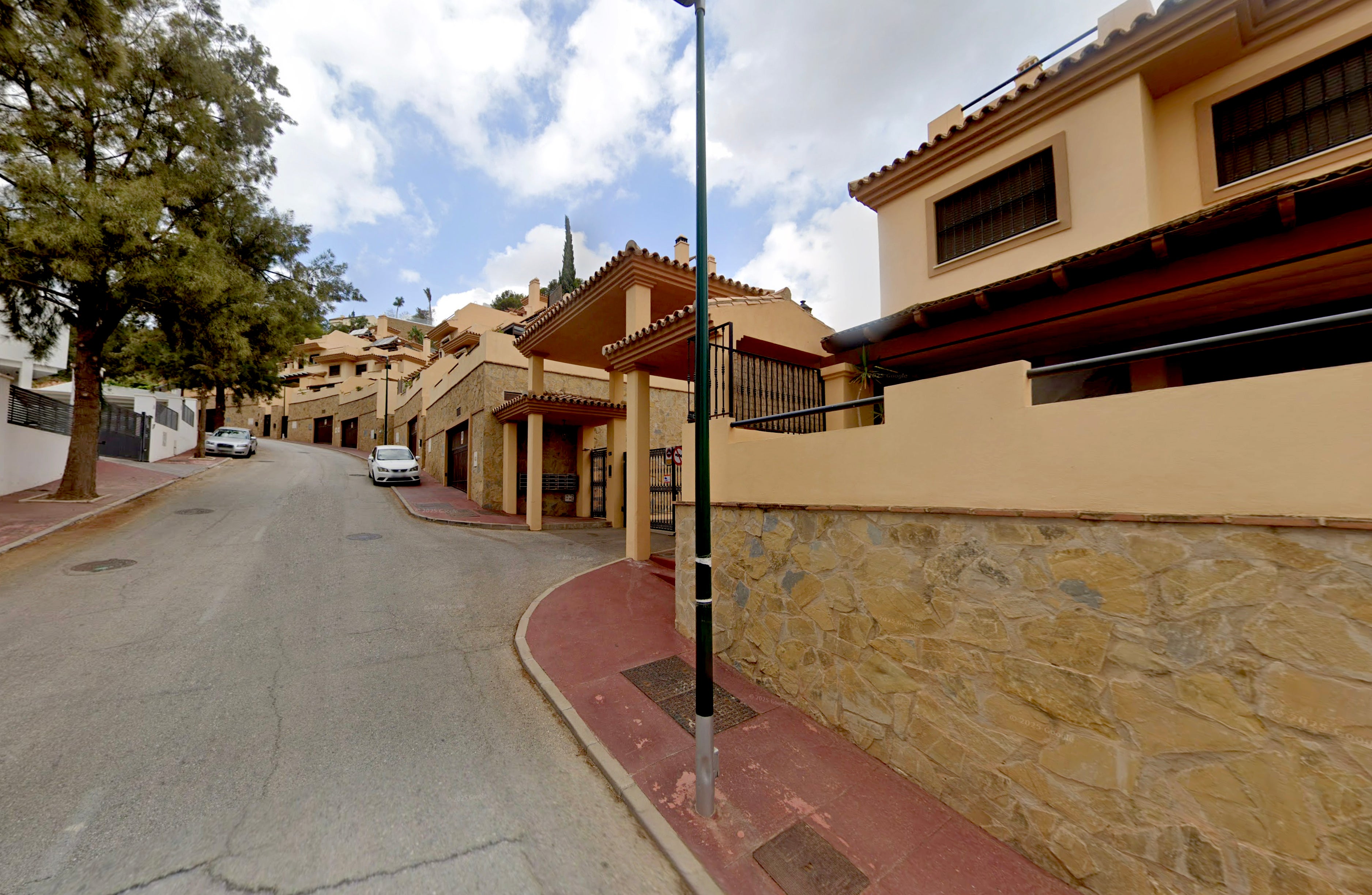 Grave caso de violencia machista en Málaga: hombre intenta estrangular a su esposa y se quita la vida tras la agresión