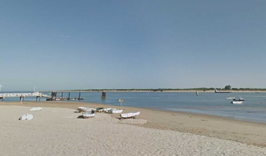 Localizan un cadáver flotando en el agua en el puerto de Sanlúcar de Barrameda