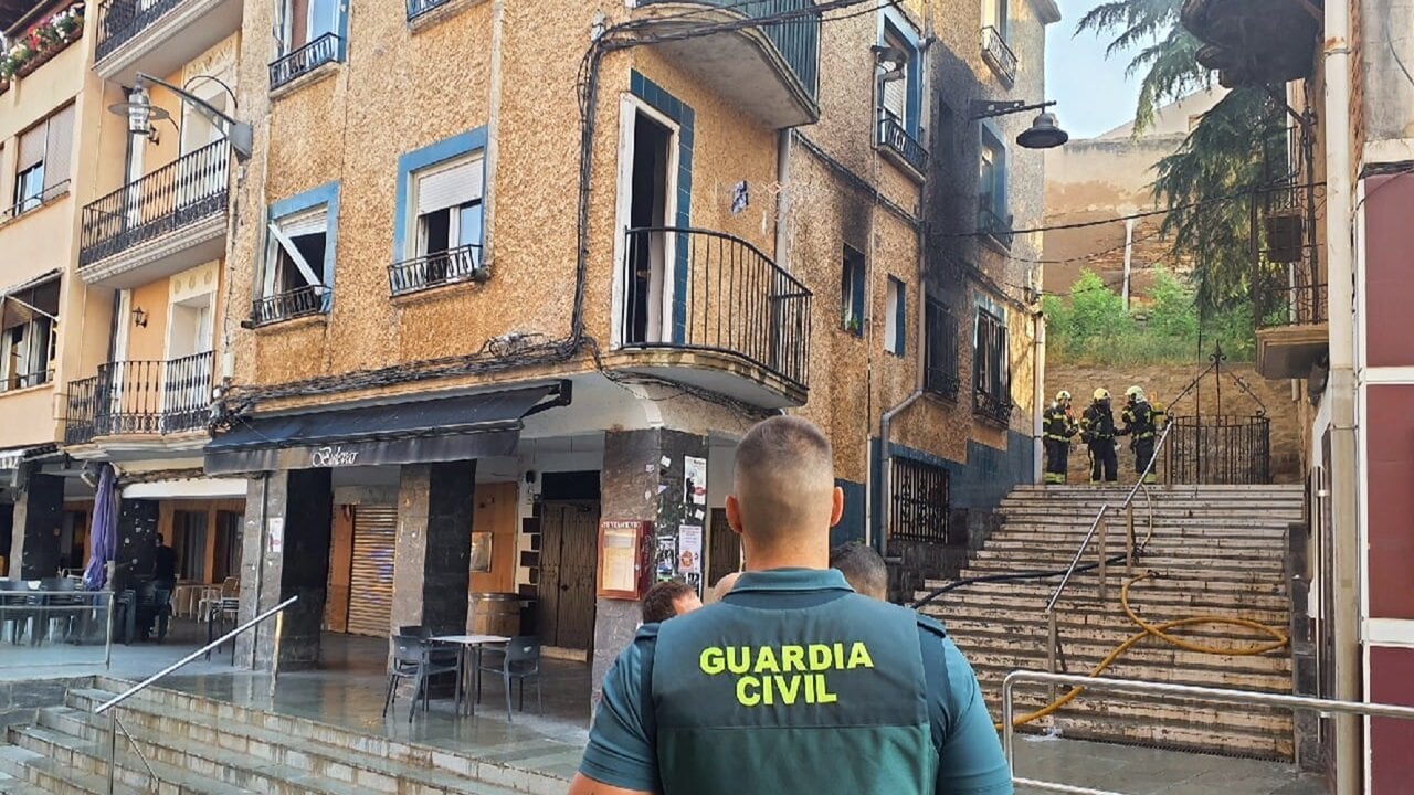 Un incendio afecta por completo a la primera planta de una vivienda en un pueblo de Navarra