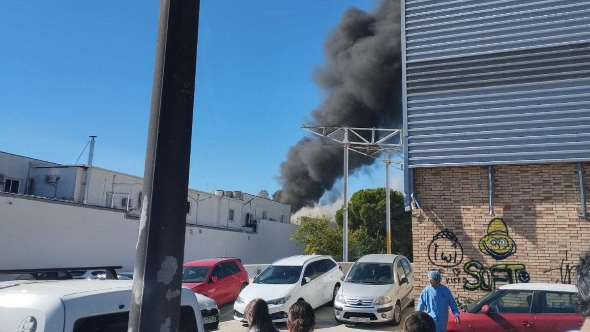 Incendio en el almacén de una empresa farmacéutica en Reus