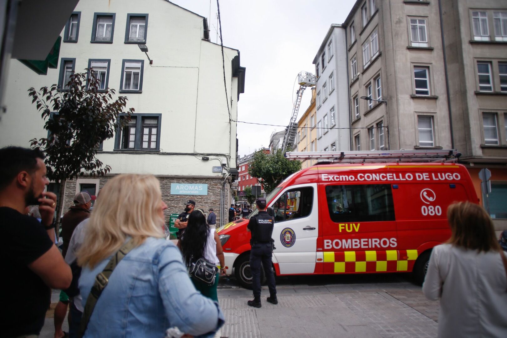 Controlado o incendio nun restaurante de Lugo, que obrigou a desaloxar varias terrazas - Lugo Xornal
