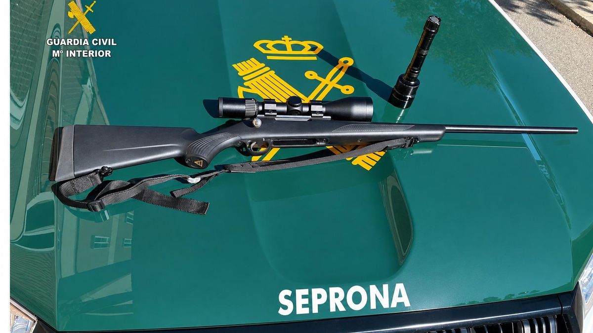 Efectos sustraídos al presunto cazador furtivo pillado en Bárcela de la Abadía (Fabero) por el Seprona.