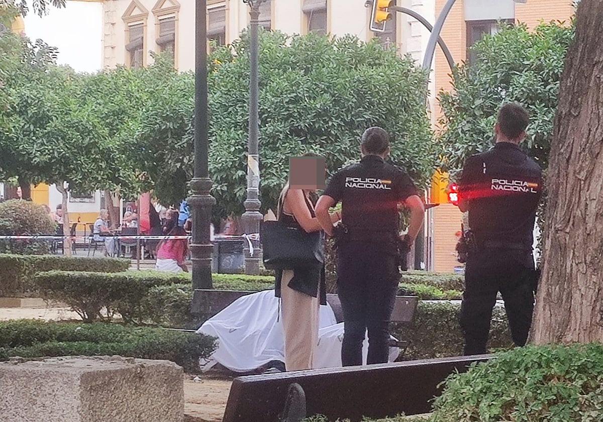 Hallan el cadáver de un hombre en un banco del Jardín de los Monos, en Málaga