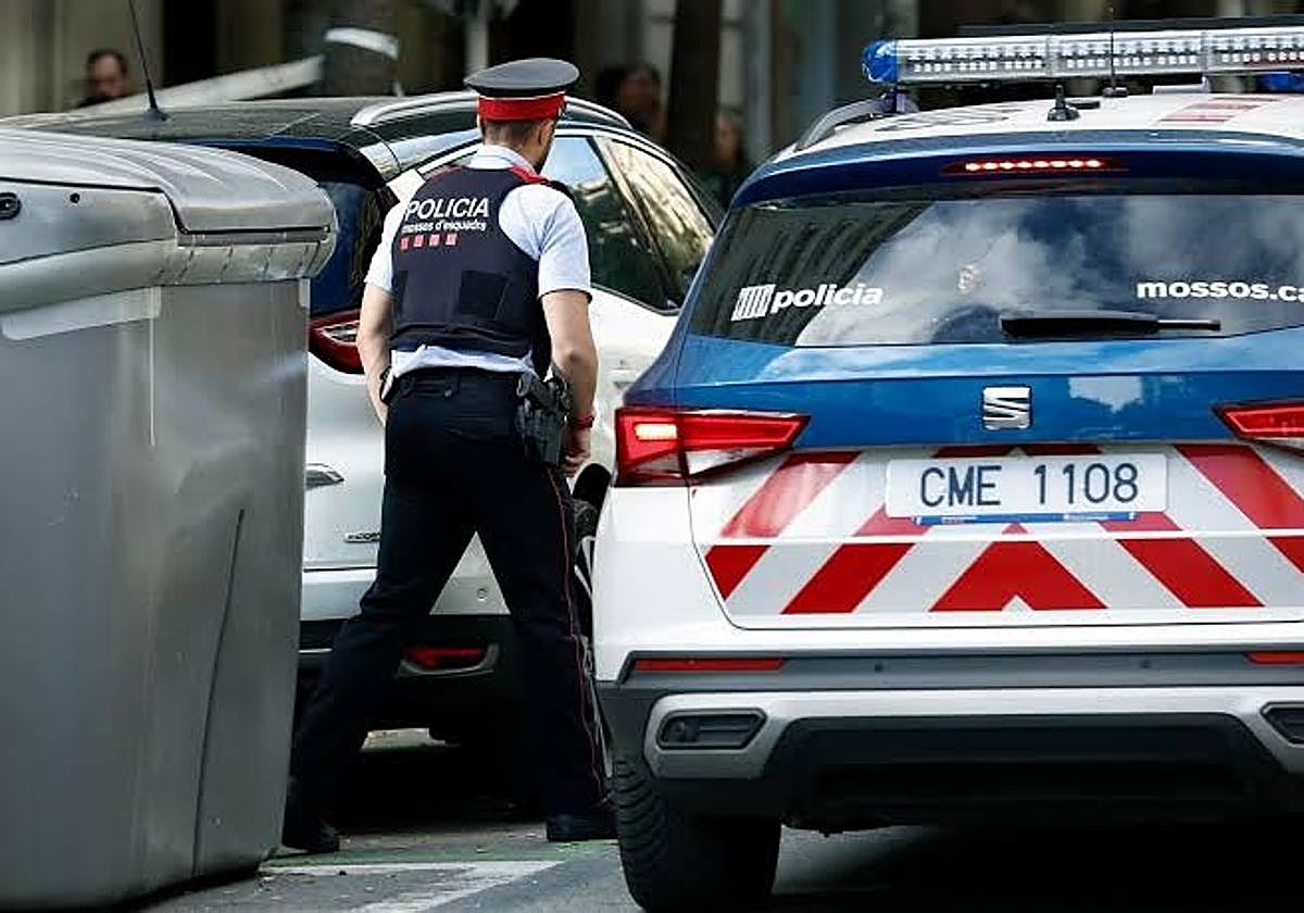 Secuestran a un hombre a plena luz del día en la AP-7 de Barcelona disfrazado de policía