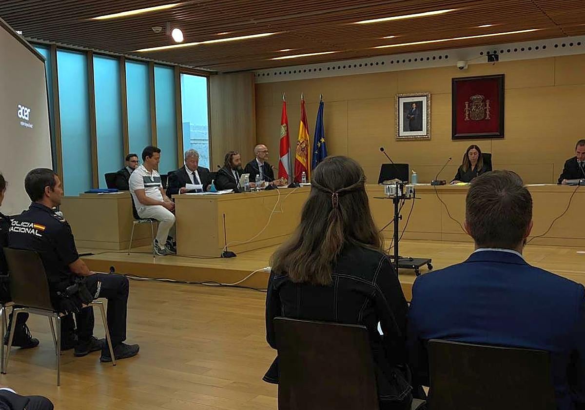 Acusación y Fiscalía desacreditan la enfermedad mental como causa del asesinato de su suegro en Aranda en 2024