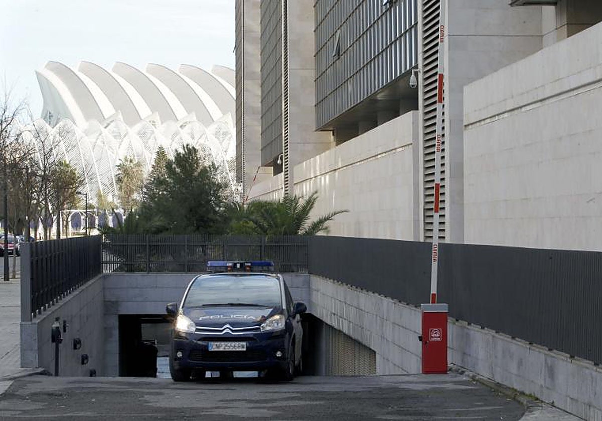 La Audiencia Provincial de Valencia absuelve a joven acusado de violación, destacando la presunción de inocencia ante la falta de pruebas adicionales