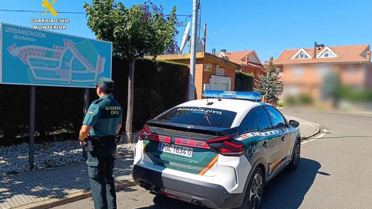 La Guardia Civil identifica e investiga a dos hombres por robos en establecimiento de hostelería en Carbajal de la Legua.