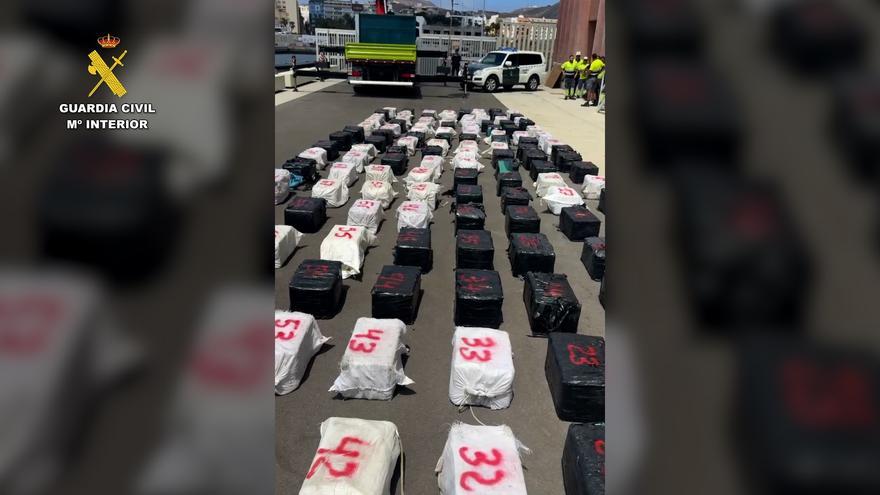Incautan 3,3 toneladas de cocaína en una lancha en Gran Canaria y detienen a 5 tripulantes