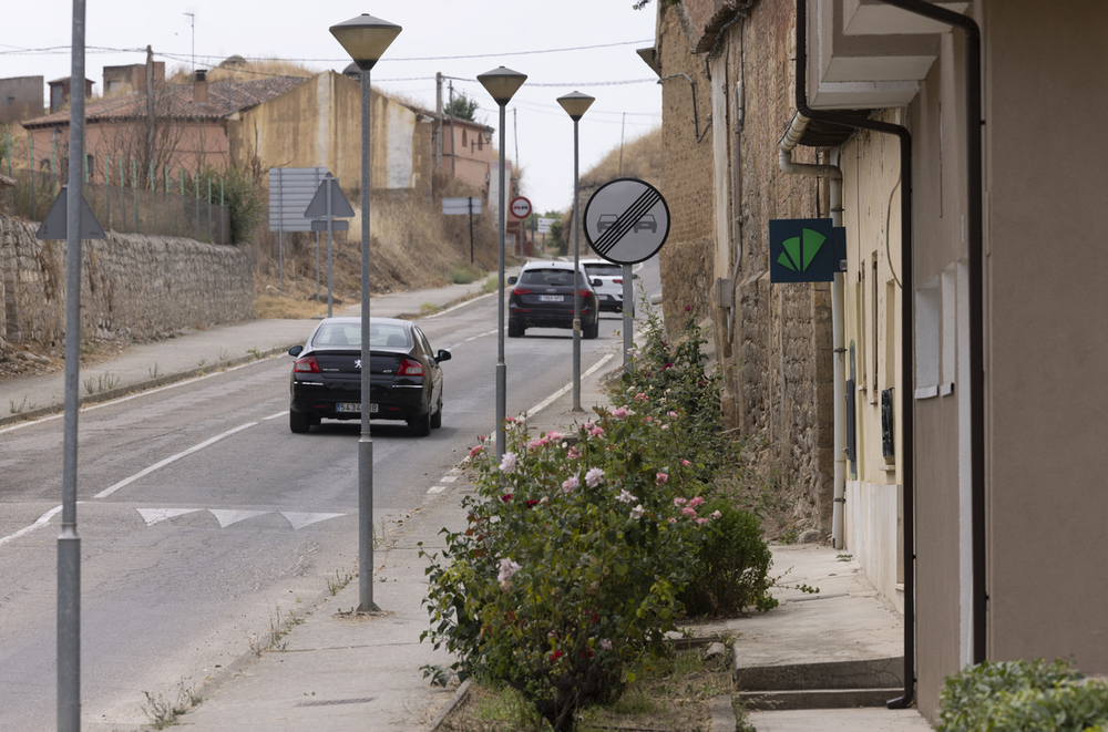 Queda atrapada en el interior de un vehículo en Mucientes