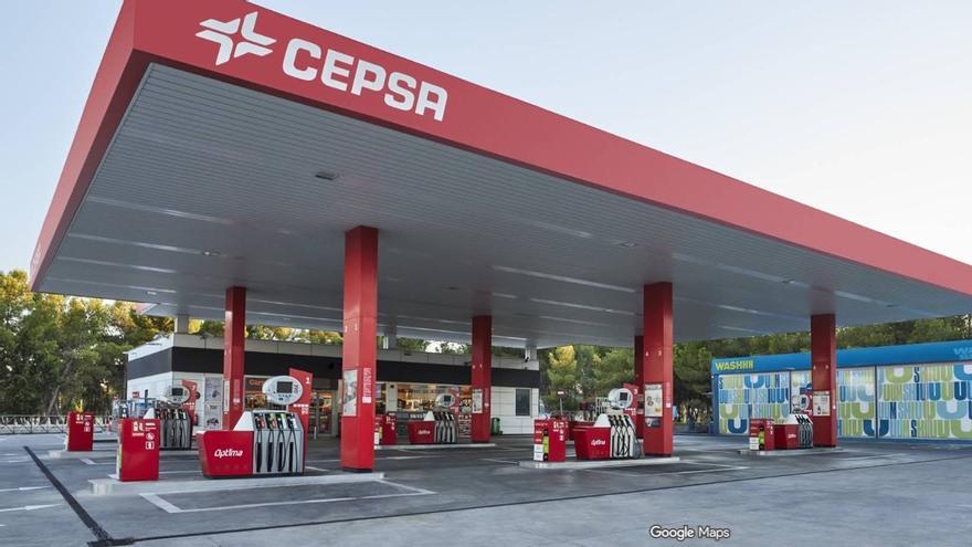 Buscan a cinco encapuchados tras asaltar a punta de cuchillo una gasolinera de Toledo