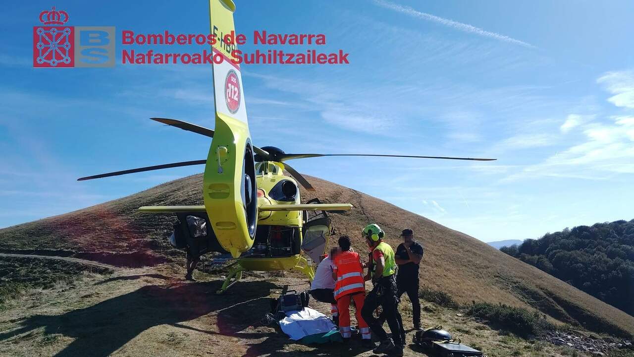 Rescatado en helicóptero un ciclista de 45 años tras sufrir una caída en Mendikoa con posible luxación de clavícula