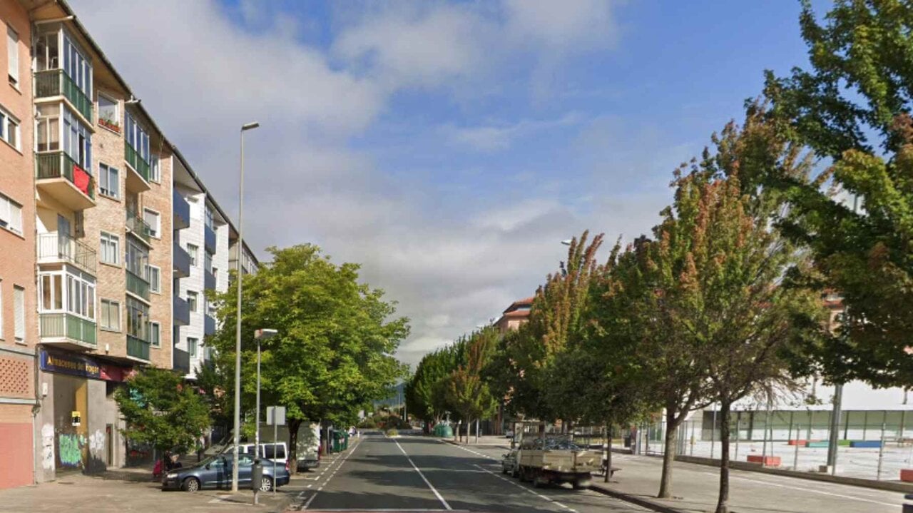 <p><strong>Terraza se hunde en Berriozar, pero milagrosamente no hay heridos</strong></p>
