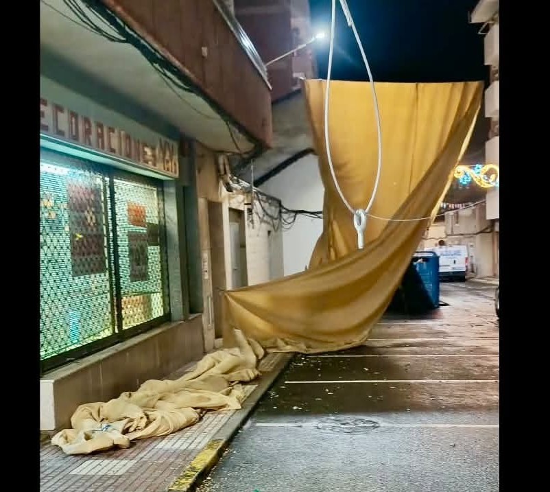 La fuerte tormenta causa estragos en plenas fiestas de Argamasilla de Calatrava: cancelación de Medina Azahara, incendio forestal y múltiples destrozos