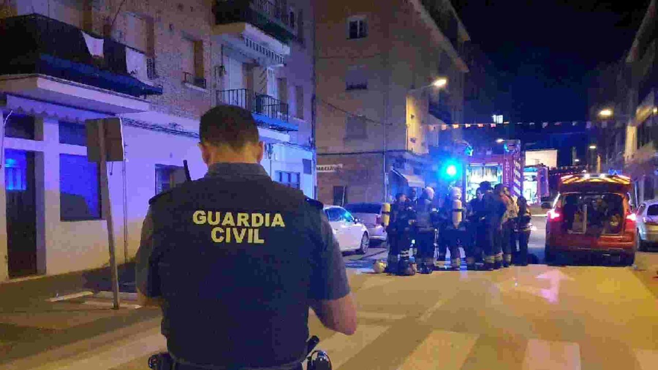 Se despiertan de madrugada cercados por el fuego en un piso de Lodosa: logran salvar la vida pero mueren sus cuatro mascotas