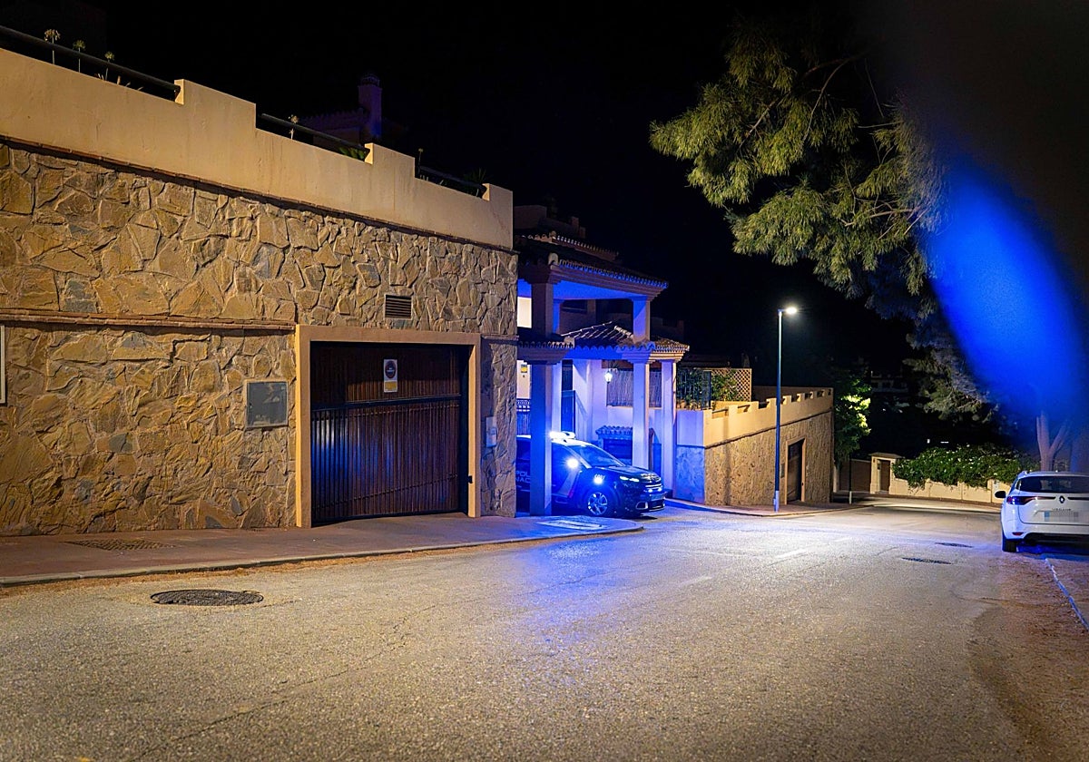 La mujer a la que su marido intentó estrangular en Pinares de San Antón permanece en la UCI en estado crítico