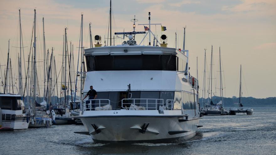 Muere ahogado un hombre tras saltar de un ferry turístico entre Cambrils y Salou