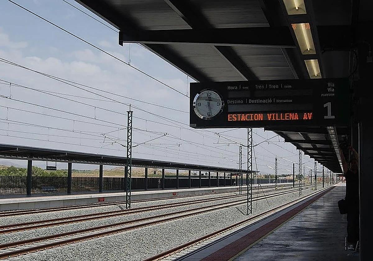 ACCIDENTE TREN ALICANTE | Interrumpida la circulación de trenes entre Villena y Caudete por el arrollamiento de una persona