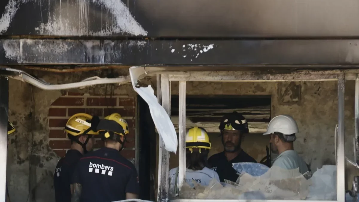 Un fallecido y 13 heridos en el incendio de una residencia