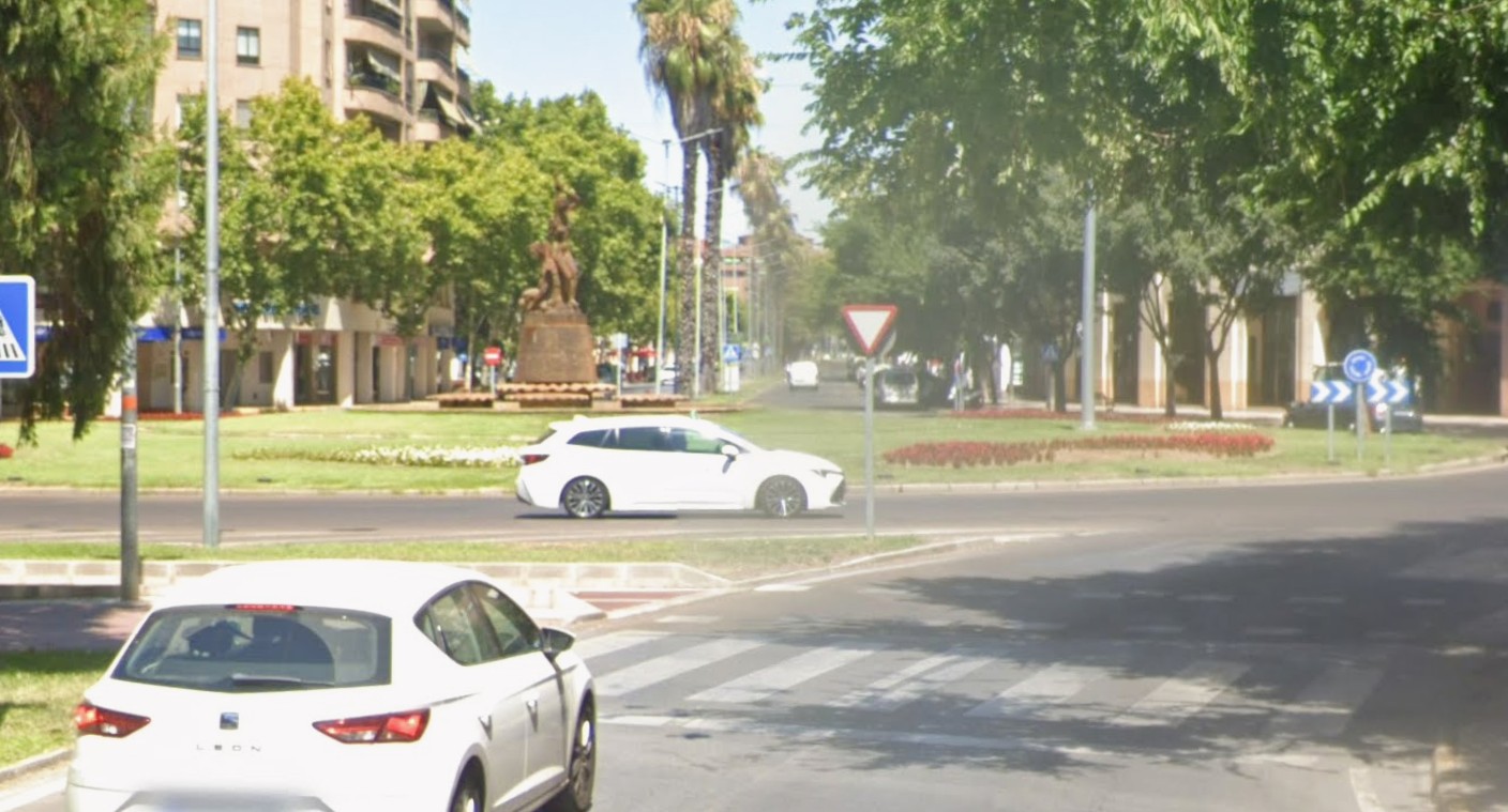Trágico atropello en Badajoz: madre e hijo heridos al cruzar un paso de peatones