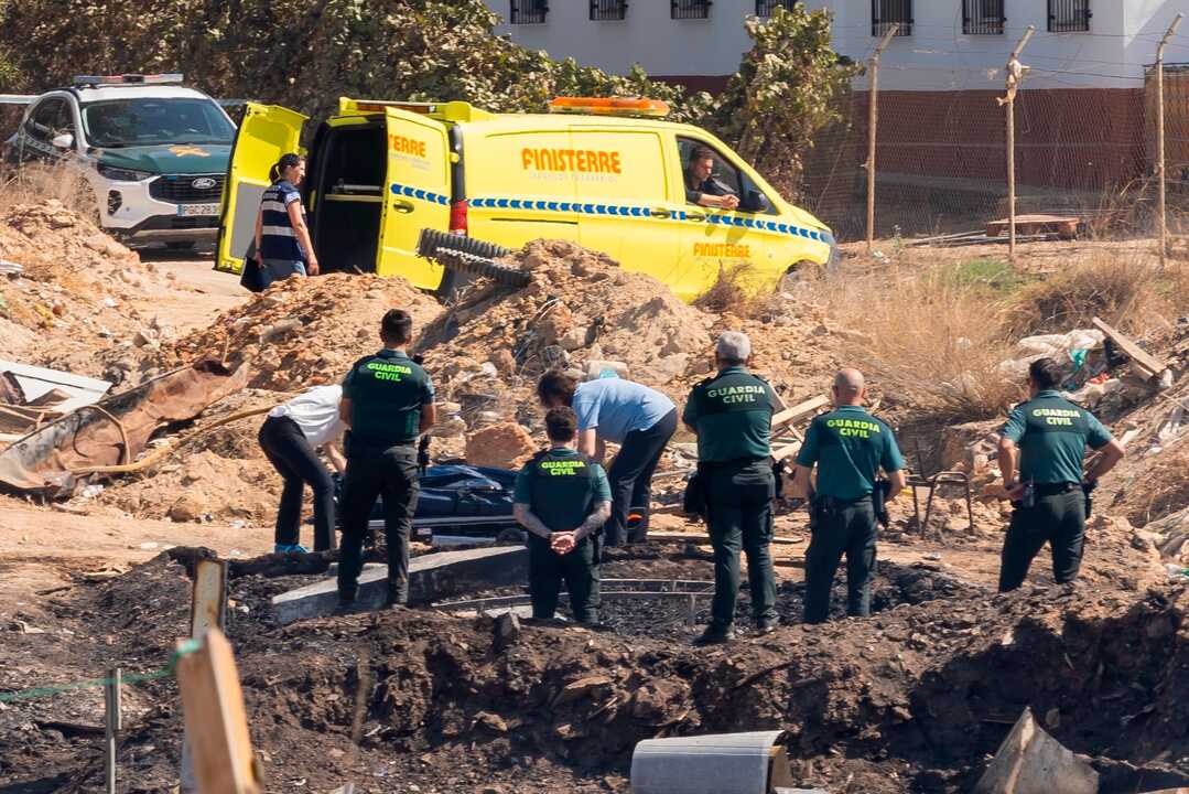 Trágico incendio en Palos: una persona fallece en el devastador fuego de un asentamiento chabolista