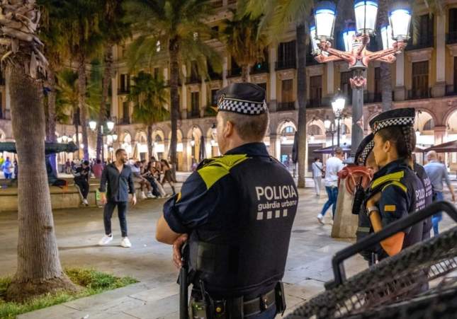 guàrdia urbana barcelona plaça reial