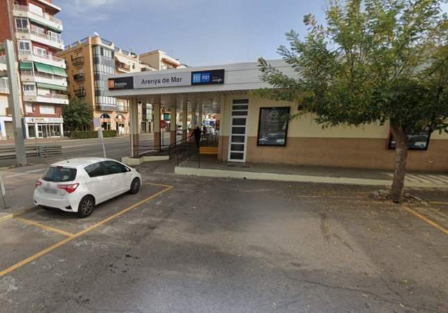 Violento incidente en la estación de Renfe de Arenys de Mar: hombre apuñalado en brutal pelea