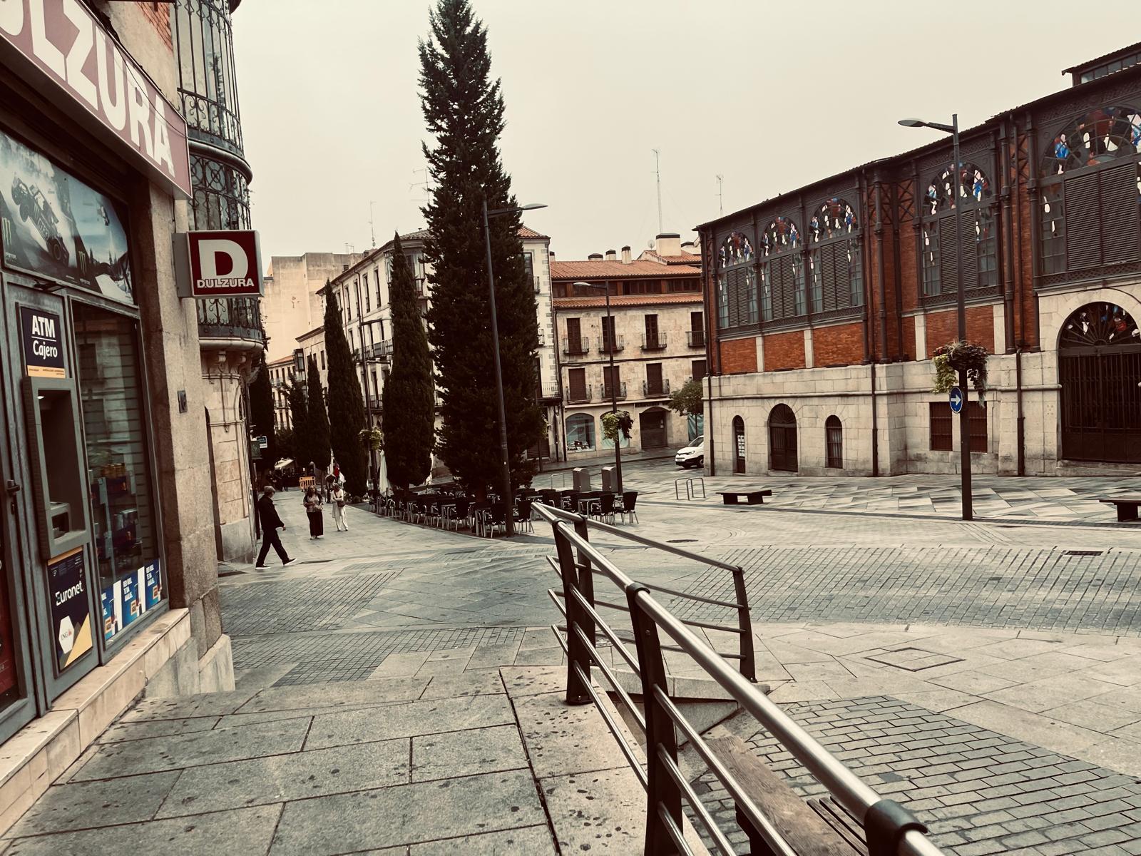 Desalojado de madrugada un establecimiento en el centro de Salamanca con dos clientes dentro por incumplir el horario de cierre