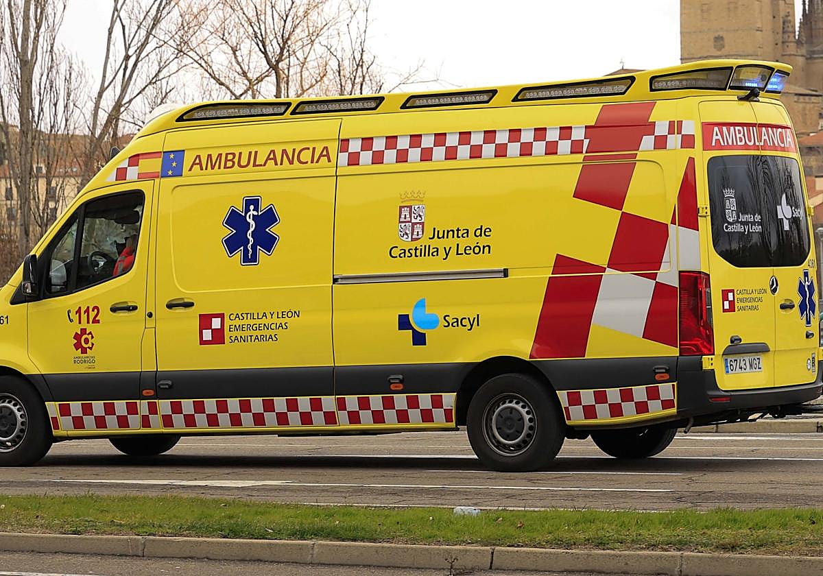 Heridas dos personas tras chocar dos coches en un pueblo de Salamanca