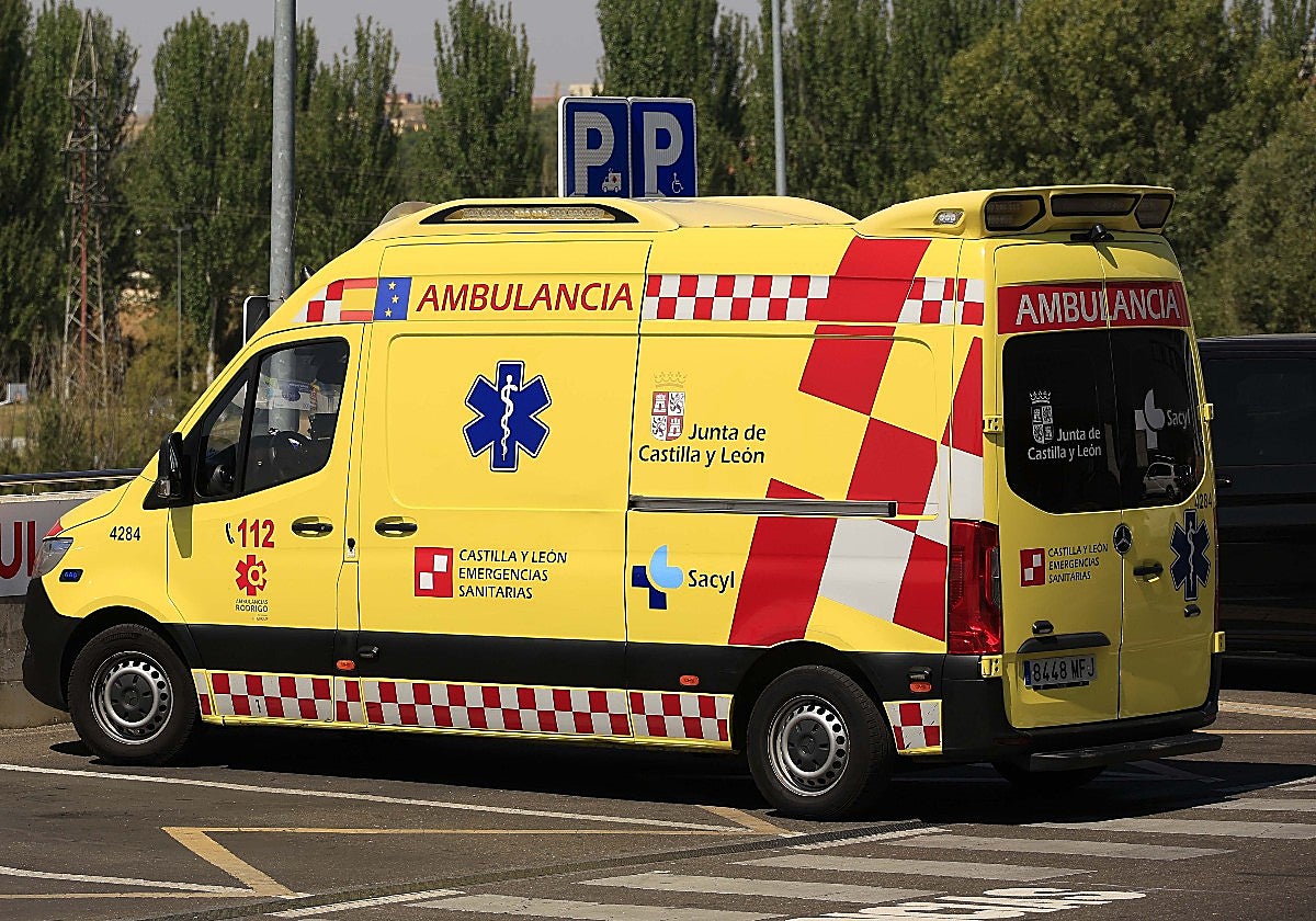 Herido un varón tras chocar su coche contra la barrera del puente de un municipio de Salamanca