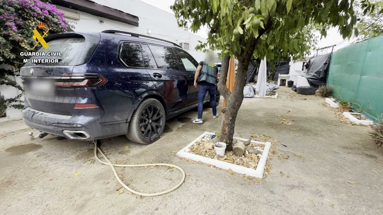 Una persecución en Lepe destapa una red criminal dedicada al robo de coches de alta gama