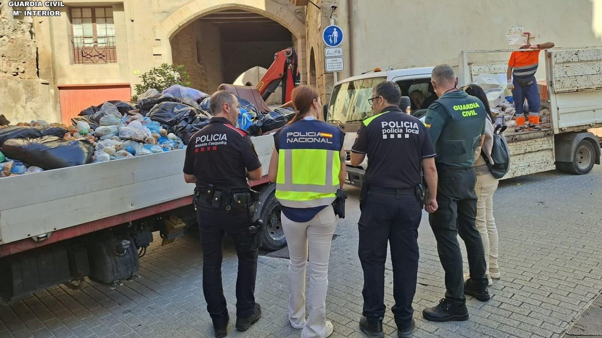 Intervienen más de dos toneladas de alimentos no aptos para el consumo en Tortosa